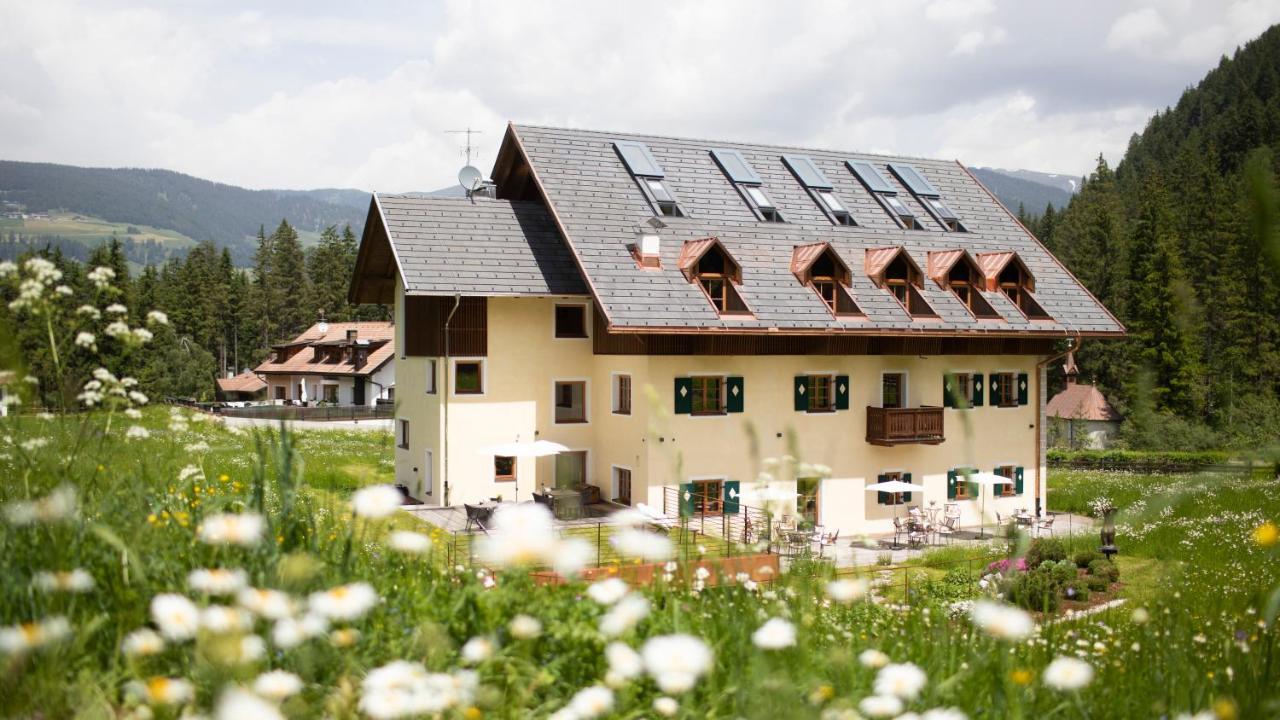 Natura Boutique Chalet Wellness Spa Dobbiaco Luaran gambar